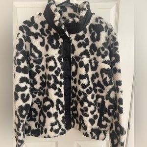 Old Navy active women button leopard print jacket coat